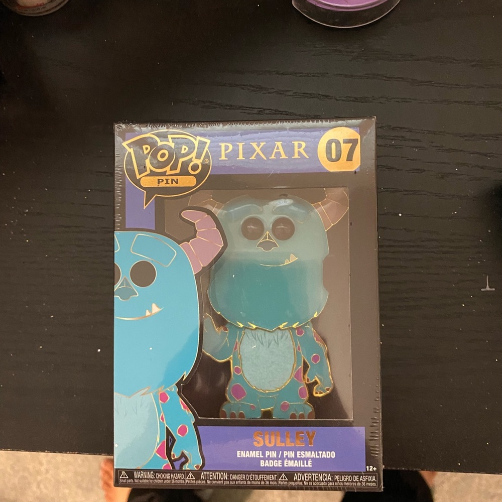 Sully Large POP pin